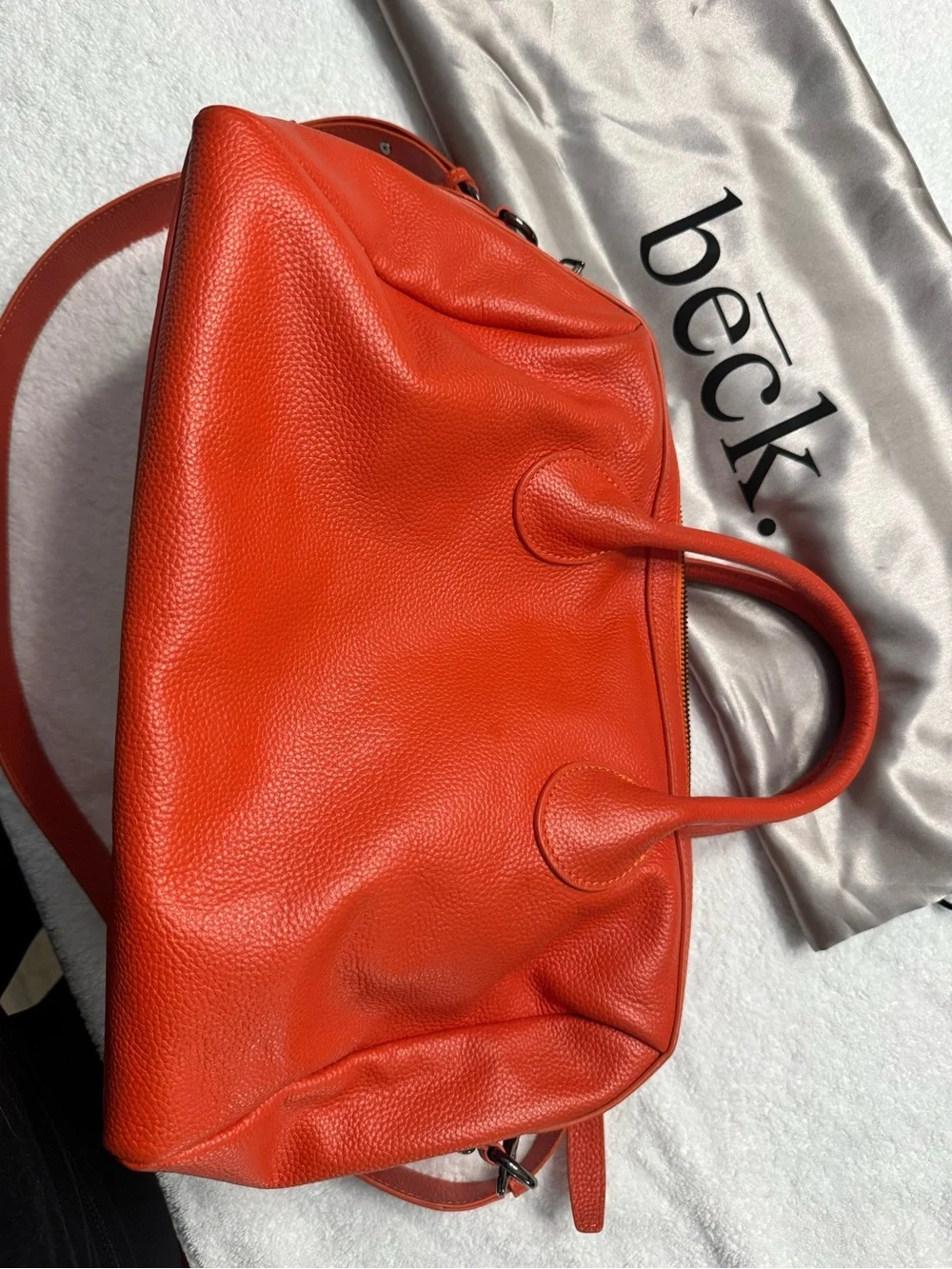 Beck: Hayes - Marie Orange leather bag with velvet interior